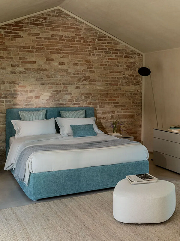 Letto matrimoniale con testiera imbottita Notturno Flou Shabby Chic fabbrica Flou dall'Italia. Foto №3