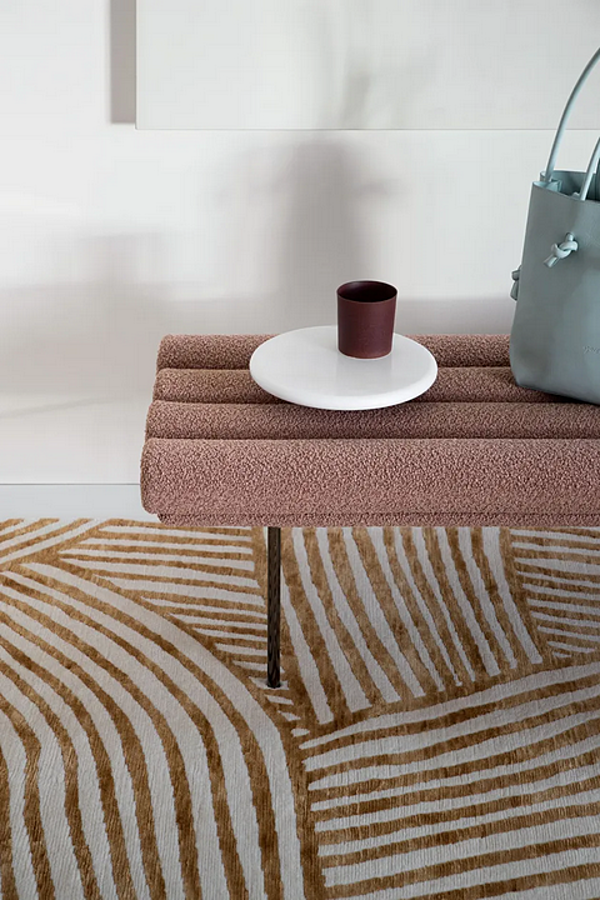 Panca in tessuto con schienale imbottito Pan Flute Saba fabbrica SABA dall'Italia. Foto №6