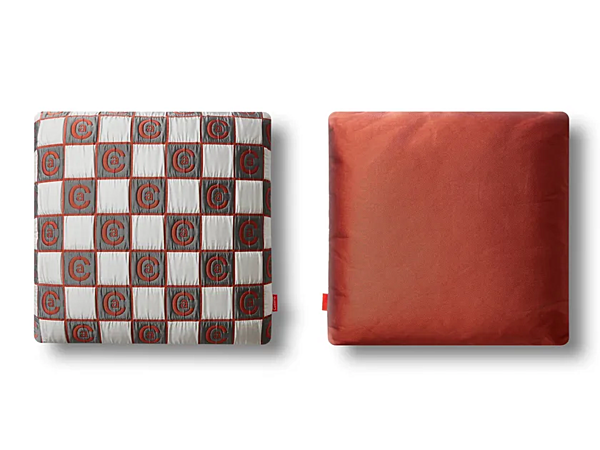 Cuscino geometrico quadrato in tessuto con telaio CHESS CASSINA fabbrica CASSINA dall'Italia. Foto №9