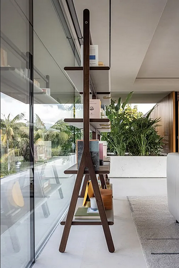 Libreria in legno autoportante doppia faccia REN POLTRONA FRAU fabbrica POLTRONA FRAU dall'Italia. Foto №8