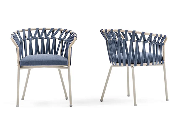 Sedia da giardino in alluminio verniciato a polvere con braccioli Emma Cross VARASCHIN 24810/24811, 24810L/24811L fabbrica VARASCHIN dall'Italia. Foto №1
