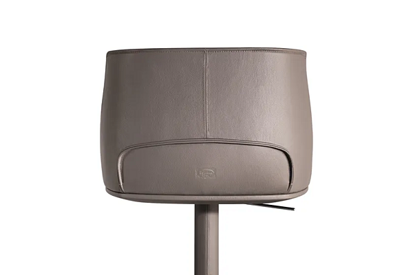 Sgabello in pelle alta regolabile con alzata a gas Archibald POLTRONA FRAU fabbrica POLTRONA FRAU dall'Italia. Foto №5