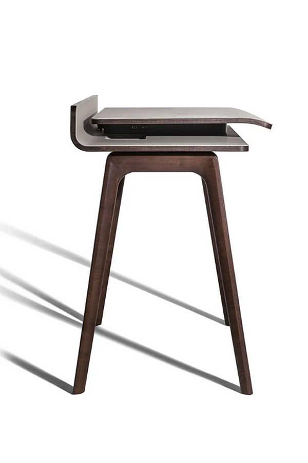 Scrivania segretaria in legno massello con piano in pelle POLTRONA FRAU IREN fabbrica POLTRONA FRAU dall'Italia. Foto №9