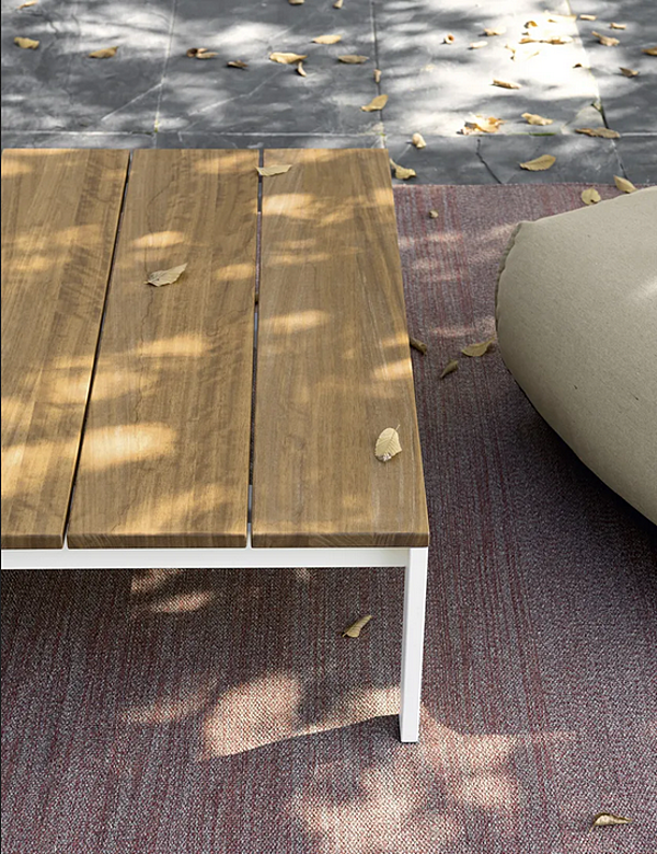 Tavolino laterale quadrato in teak slattato Kristalia Be Easy fabbrica Kristalia dall'Italia. Foto №3