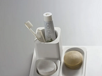 Porta spazzolino da tavolo in Cristalplant Surf AGAPE fabbrica Agape dall'Italia