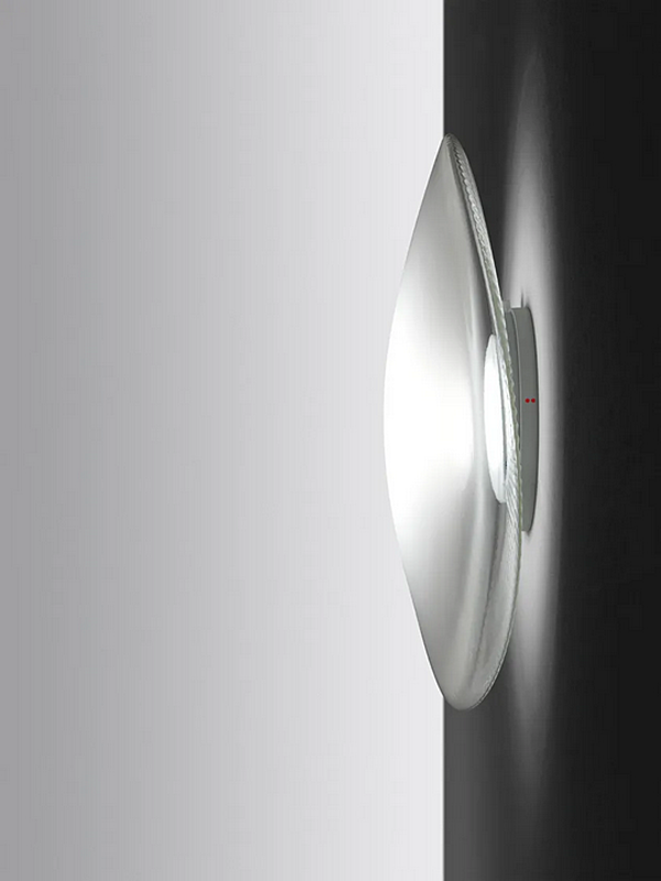 Applique da parete in vetro soffiato LED Fabbian Loop fabbrica Fabbian dall'Italia. Foto №2