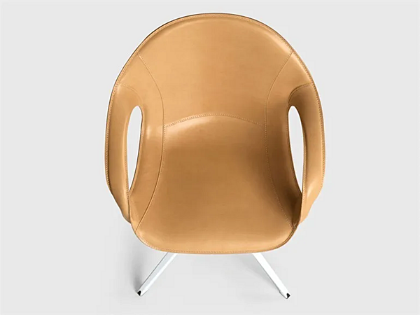Poltrona in pelle conciata con braccioli e base a 4 razze Kristalia Elephant fabbrica Kristalia dall'Italia. Foto №3