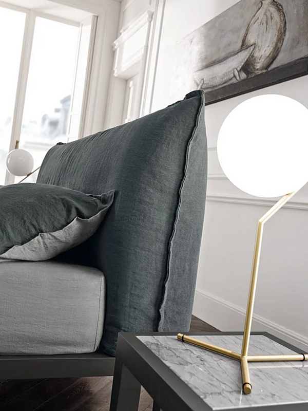 Letto matrimoniale con testata imbottita Lera Show Duomo Design fabbrica Duomo Design dall'Italia. Foto №2
