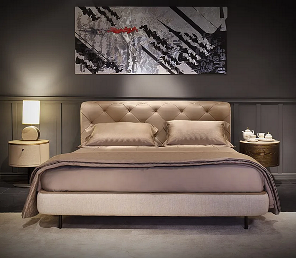 Letto in pelle con testata trapuntata FORMITALIA Overseas fabbrica FORMITALIA dall'Italia. Foto №4