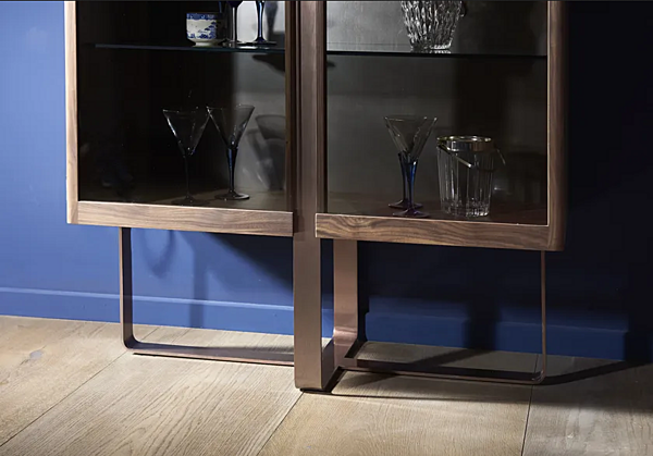 Cabinet da Esposizione in Noce Leonardo con Ante in Vetro di ARTE BROTTO fabbrica Arte Brotto dall'Italia. Foto №4
