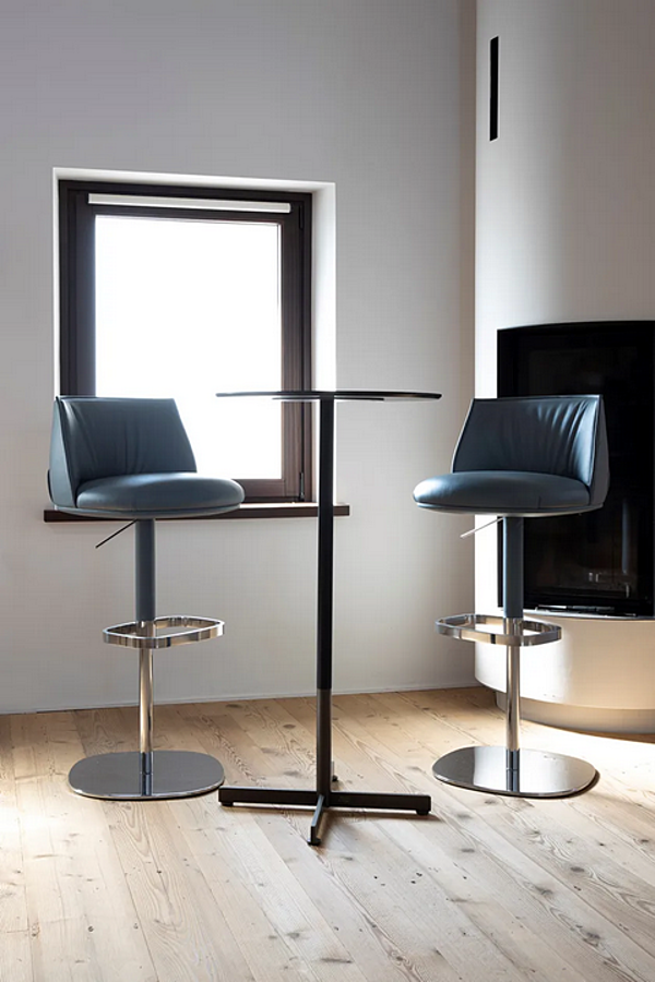 Sgabello in pelle alta regolabile con alzata a gas Archibald POLTRONA FRAU fabbrica POLTRONA FRAU dall'Italia. Foto №7