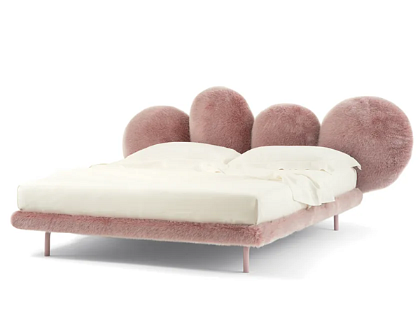 Letto matrimoniale in pelliccia sintetica con testata imbottita Edra Cipria CPRB50 fabbrica EDRA dall'Italia. Foto №1