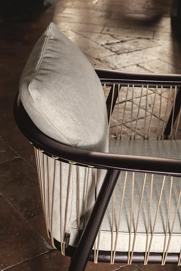 Poltrona con braccioli in tessuto Viola Poltrona Frau fabbrica POLTRONA FRAU dall'Italia. Foto №12