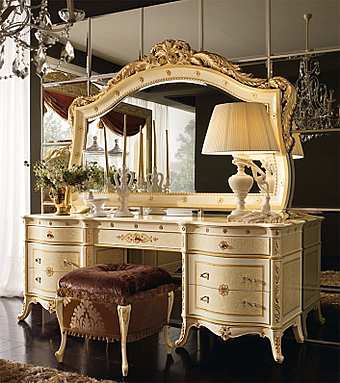 Toilet table 516