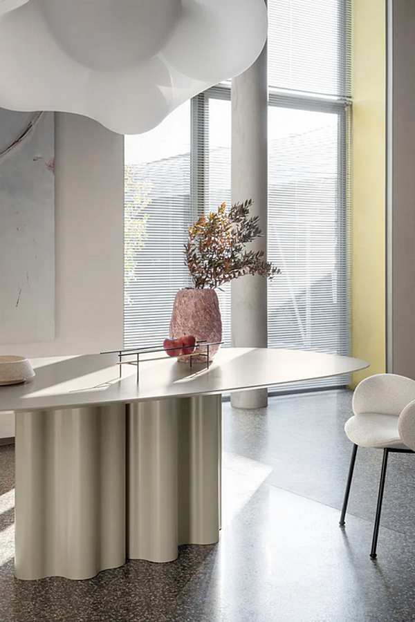 Tavolo ovale con base in poliuretano e piano in MDF laccato Saba Teatro Magico fabbrica SABA dall'Italia. Foto №7