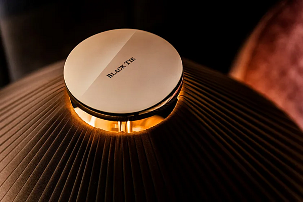 Lampada da tavolo in legno LED Nadine Black Tie NAD55 fabbrica Black Tie dall'Italia. Foto №5