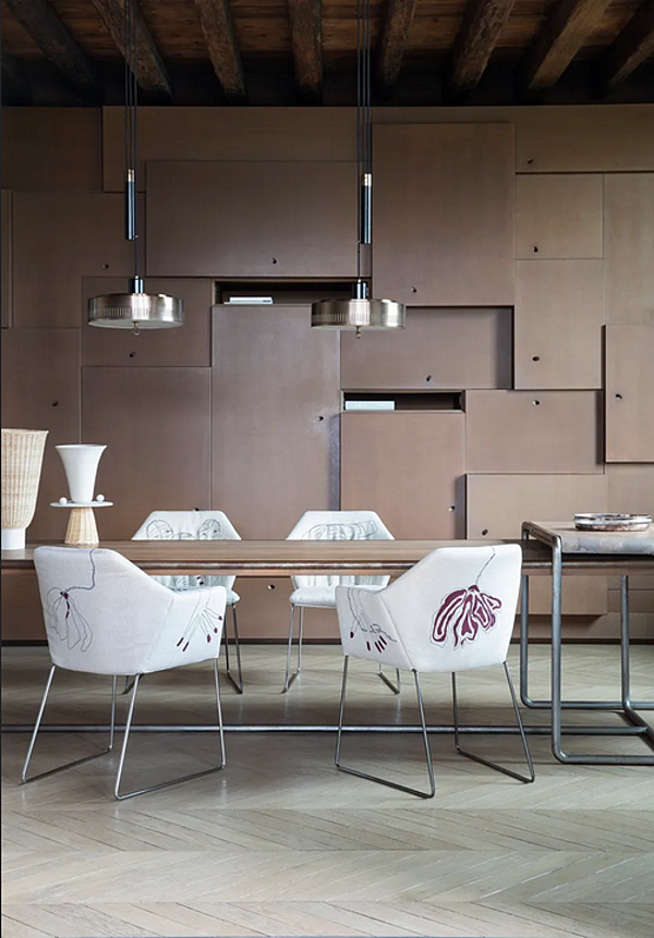 Sedia in tessuto con braccioli base a slitta Saba collezione New York by Marras fabbrica SABA dall'Italia. Foto №7