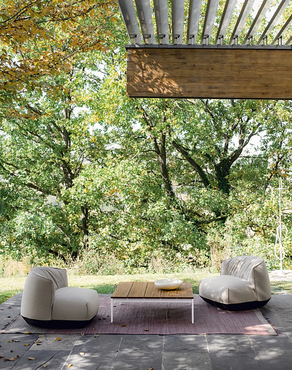 Tavolino laterale quadrato in teak slattato Kristalia Be Easy fabbrica Kristalia dall'Italia. Foto №4