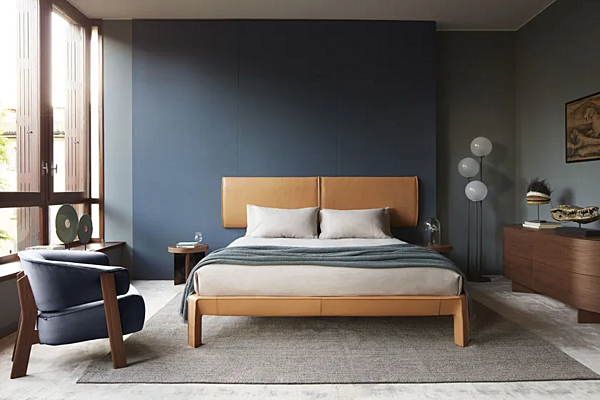 Letto matrimoniale in pelle con testata imbottita CAB NIGHT CASSINA fabbrica CASSINA dall'Italia. Foto №5