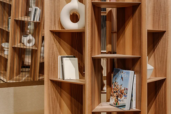 Libreria divisoria in noce Gallotti&Radice Prisma fabbrica Gallotti & Radice dall'Italia. Foto №6