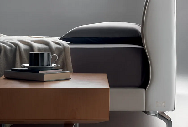 Letto matrimoniale con testiera imbottita in tessuto Eosonno Poltrona Frau fabbrica POLTRONA FRAU dall'Italia. Foto №5