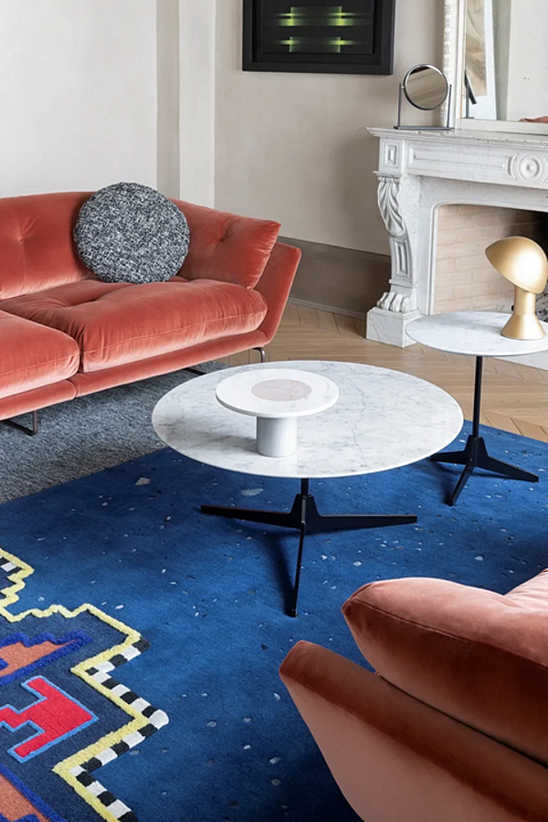 Divano a tre posti con base a slitta in tessuto Saba New York Suite fabbrica SABA dall'Italia. Foto №15