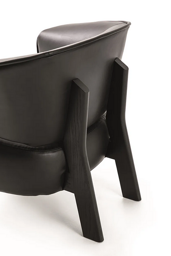 Poltrona in pelle con braccioli e schienale alto CASSINA fabbrica CASSINA dall'Italia. Foto №4