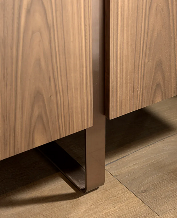Credenza in noce con ante Leonardo ARTE BROTTO L413N L413N; L412 fabbrica Arte Brotto dall'Italia. Foto №2