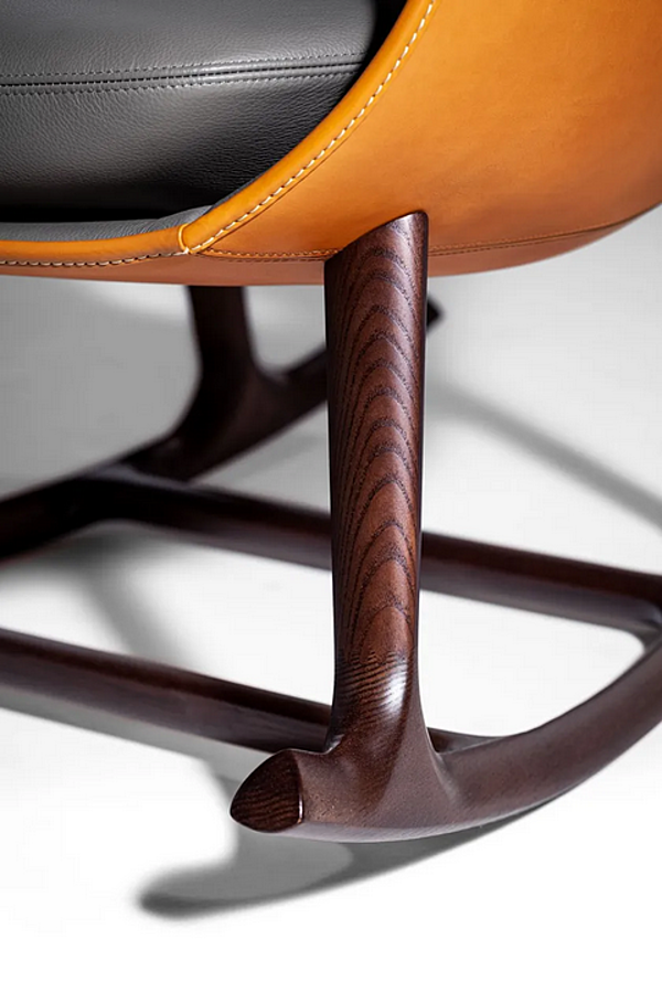 Poltrona a dondolo con braccioli in tessuto Martha Poltrona Frau fabbrica POLTRONA FRAU dall'Italia. Foto №5