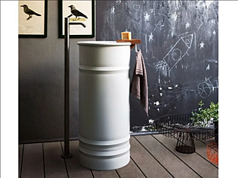 Miscelatore da lavabo a colonna in acciaio inox con maniglia singola AGAPE Square fabbrica Agape dall'Italia