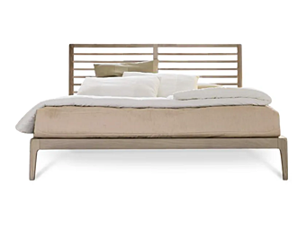 Letto matrimoniale in legno con testiera imbottita DALE Essentia P 610
