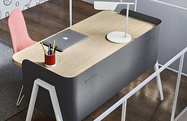 Scrivania per bambini regolabile in altezza Nidi William fabbrica nidi dall'Italia. Foto №7