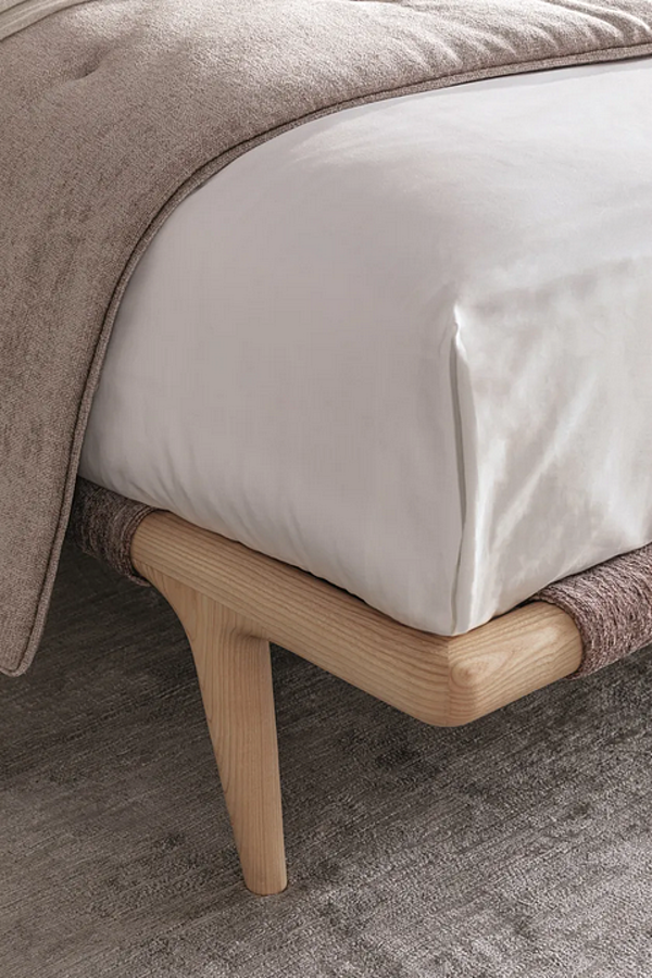 Letto matrimoniale con testata imbottita Flou Gaudi fabbrica Flou dall'Italia. Foto №23