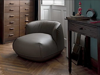 Poltrona in pelle imbottita Brioni Kristalia Poltrona in pelle imbottita Brioni Kristalia fabbrica Kristalia dall'Italia