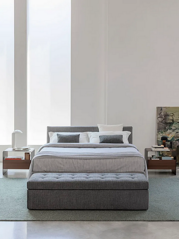 Letto matrimoniale su ruote in tessuto Flou Notturno fabbrica Flou dall'Italia. Foto №3