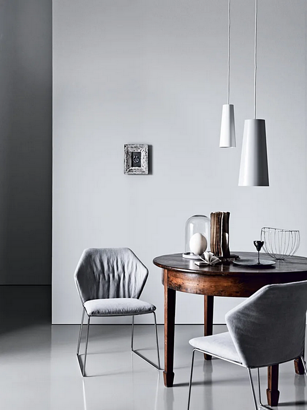 Poltrona con base a slitta in tessuto imbottito Saba New York fabbrica SABA dall'Italia. Foto №3