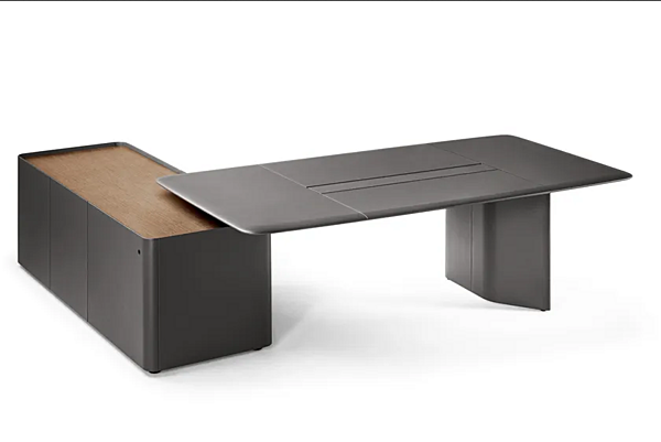 Scrivania esecutiva rettangolare in pelle conciata con ripiani POLTRONA FRAU TRUST 5644711 5644711 fabbrica POLTRONA FRAU dall'Italia. Foto №2