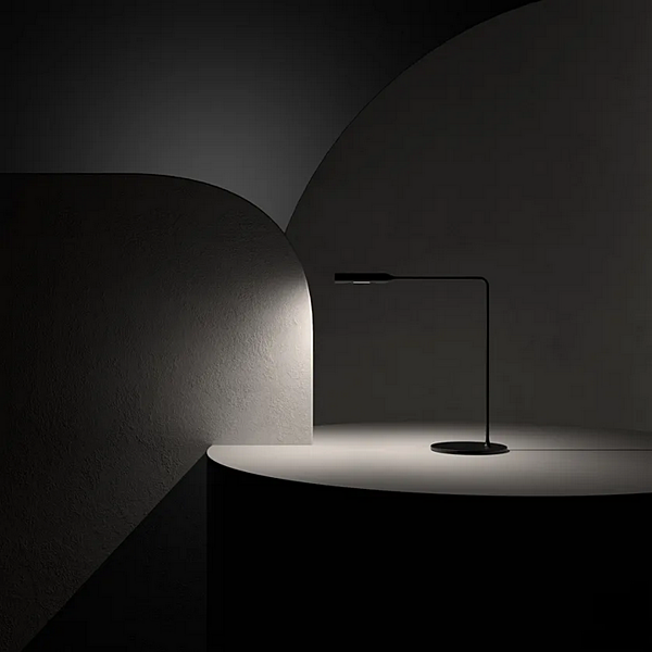 Lampada da tavolo in alluminio LED Lumina Flo 940 fabbrica Lumina dall'Italia. Foto №2