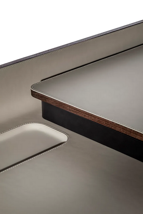 Scrivania segretaria in legno massello con piano in pelle POLTRONA FRAU IREN fabbrica POLTRONA FRAU dall'Italia. Foto №12