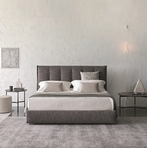 Letto matrimoniale con testata alta in tessuto Koi Flou fabbrica Flou dall'Italia. Foto №13