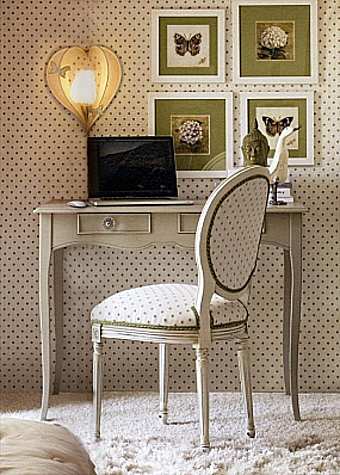 Desk 028
