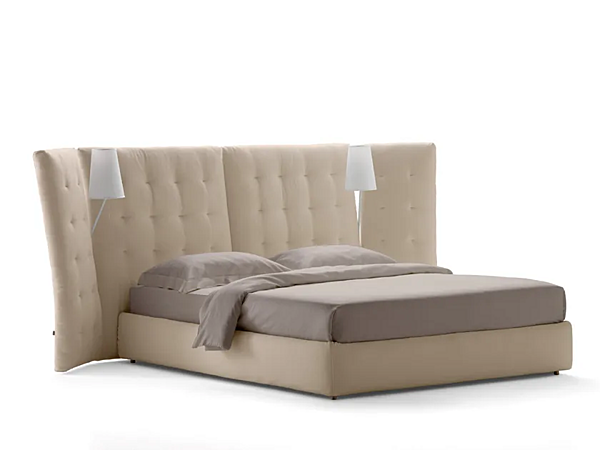 Letto matrimoniale con testiera alta in tessuto Flou Paravento fabbrica Flou dall'Italia. Foto №1