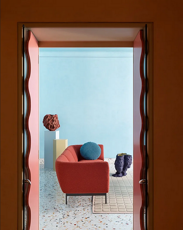 Divano angolare in tessuto con schienale imbottito Saba Rendez Vous fabbrica SABA dall'Italia. Foto №16