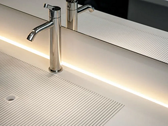 Miscelatore da lavabo quadrato in acciaio inox con maniglia singola AGAPE fabbrica Agape dall'Italia