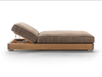 Лежак из дерева с мягкой спинкой FLEXFORM HAMPTONS