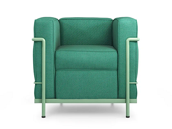 Poltrona con braccioli CASSINA Fauteuil Grand Confort Petit Modèle 002 fabbrica CASSINA dall'Italia. Foto №1
