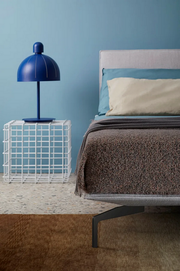 Letto matrimoniale in tessuto con testiera imbottita Saba Avant Apres fabbrica SABA dall'Italia. Foto №6