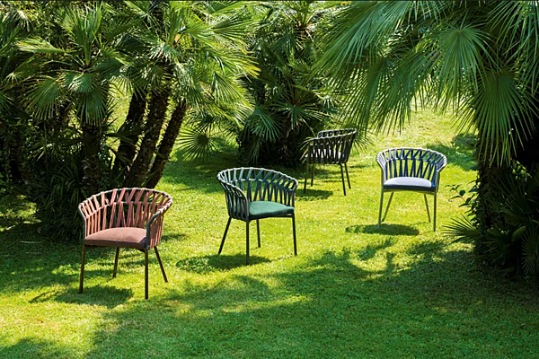 Sedia da giardino in alluminio verniciato a polvere con braccioli Emma Cross VARASCHIN 24810/24811, 24810L/24811L fabbrica VARASCHIN dall'Italia. Foto №6