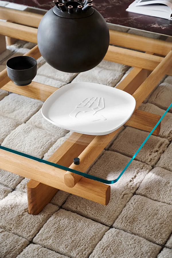 Tavolino da caffè rettangolare basso in legno e vetro CASSINA Sengu fabbrica CASSINA dall'Italia. Foto №5