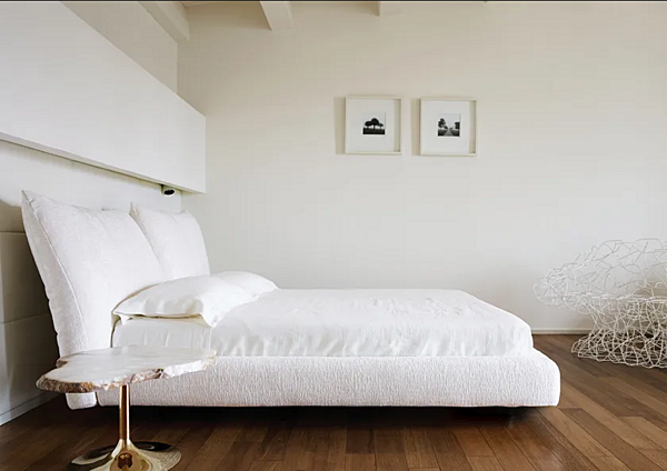Letto matrimoniale con testiera imbottita in tessuto Edra Stand By Me STM011 fabbrica EDRA dall'Italia. Foto №11